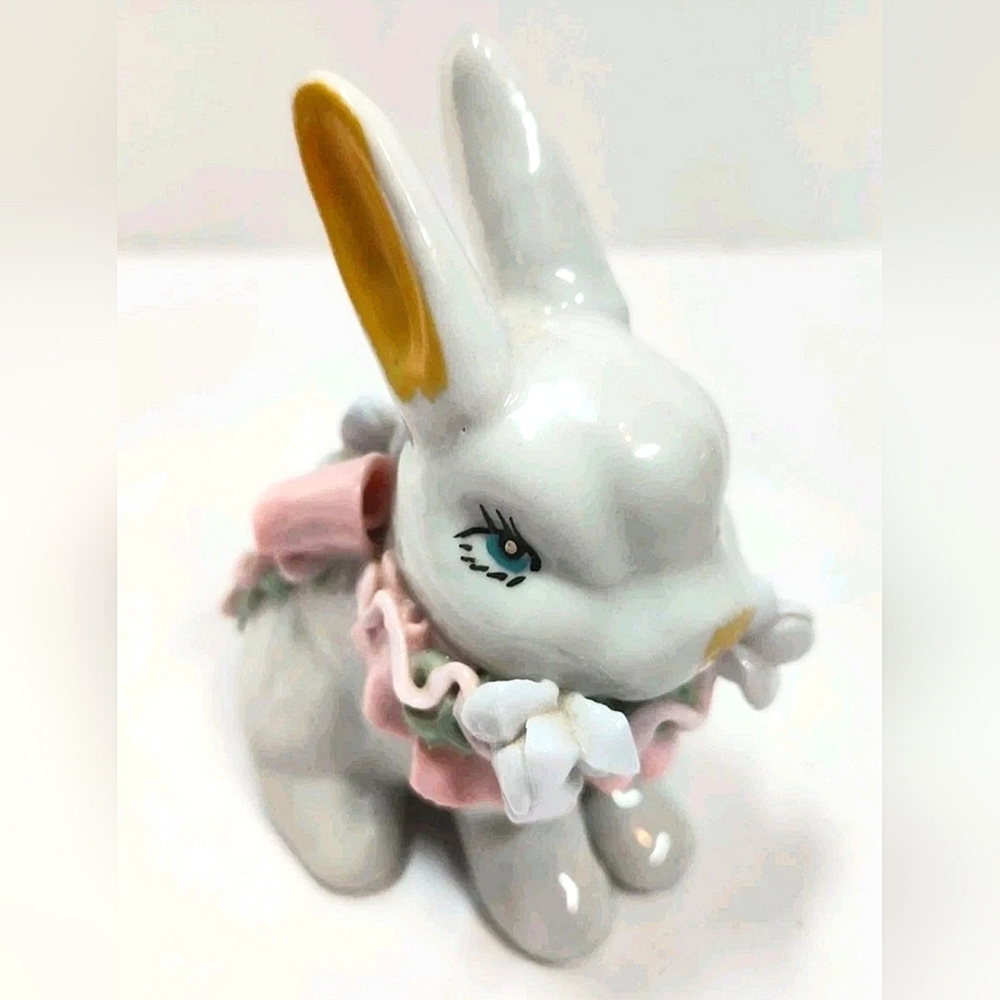 Vintage Ceramic White Easter Bunny Rabitt blue Eyes Figurine with Pink Ribbon 4"